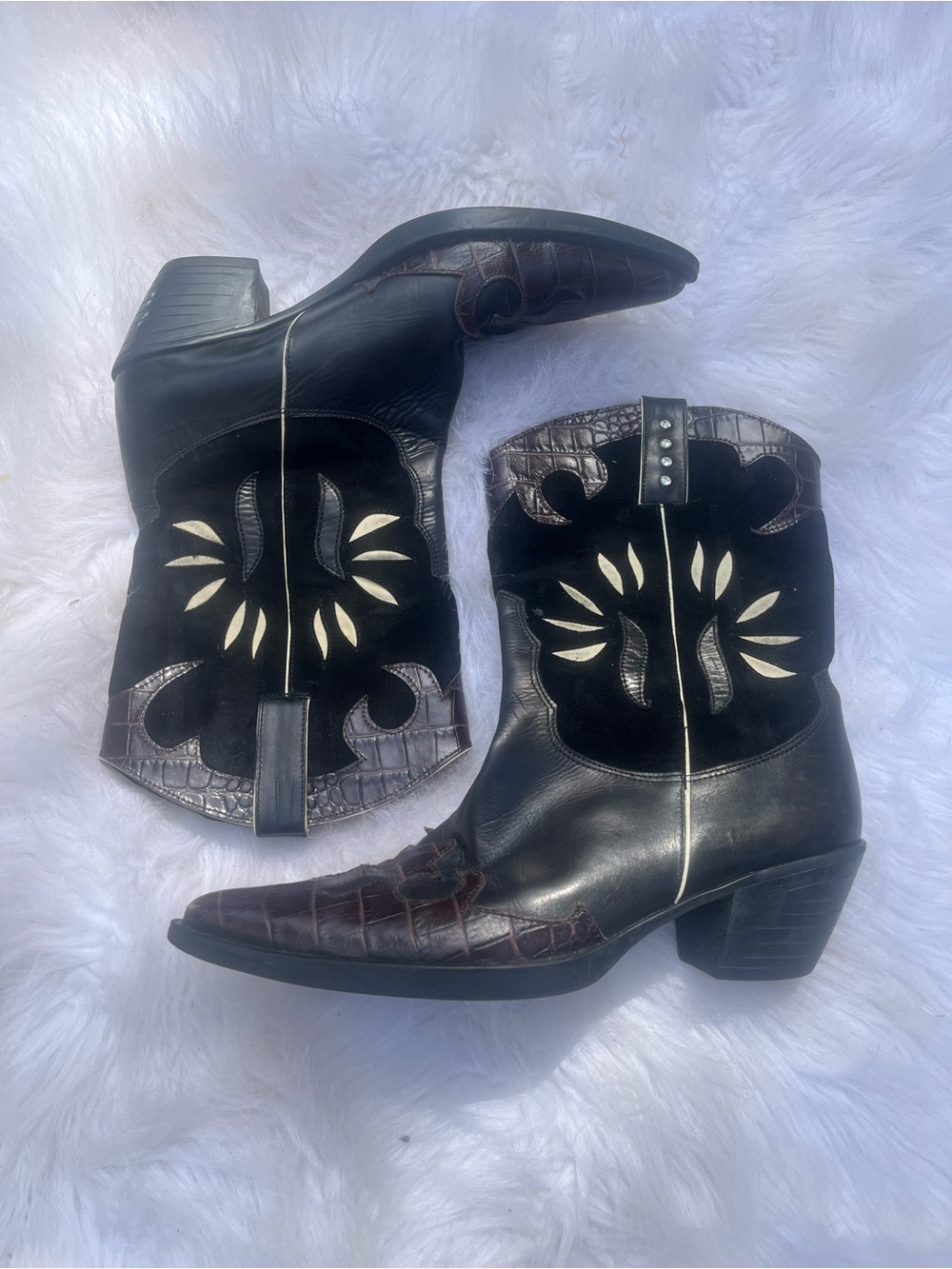Vaneli 8.5N Leather Western Cowboy Boots Croc Embossed Pointed Toe